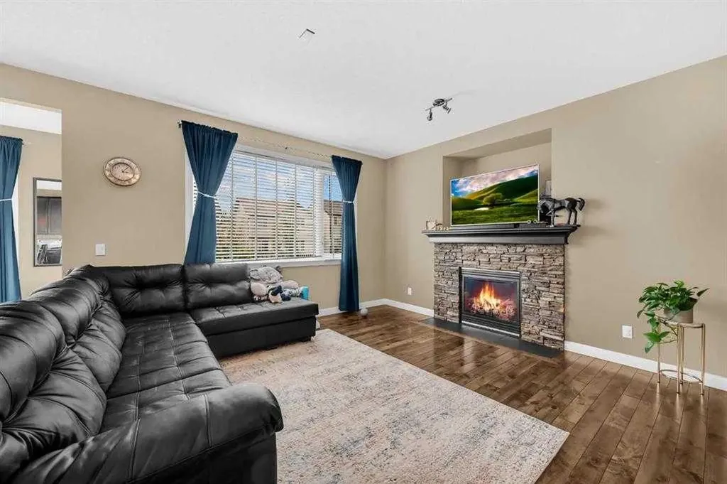 3 Sunset Court Cochrane AB T4C0G3