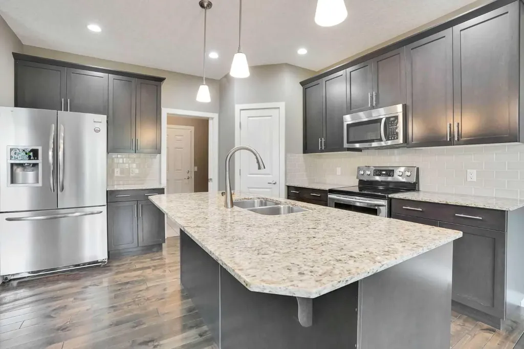 3 Sunset Court Cochrane AB T4C0G3