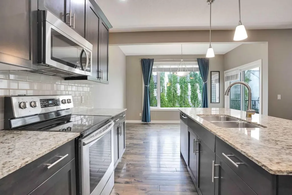 3 Sunset Court Cochrane AB T4C0G3