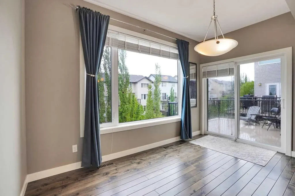 3 Sunset Court Cochrane AB T4C0G3
