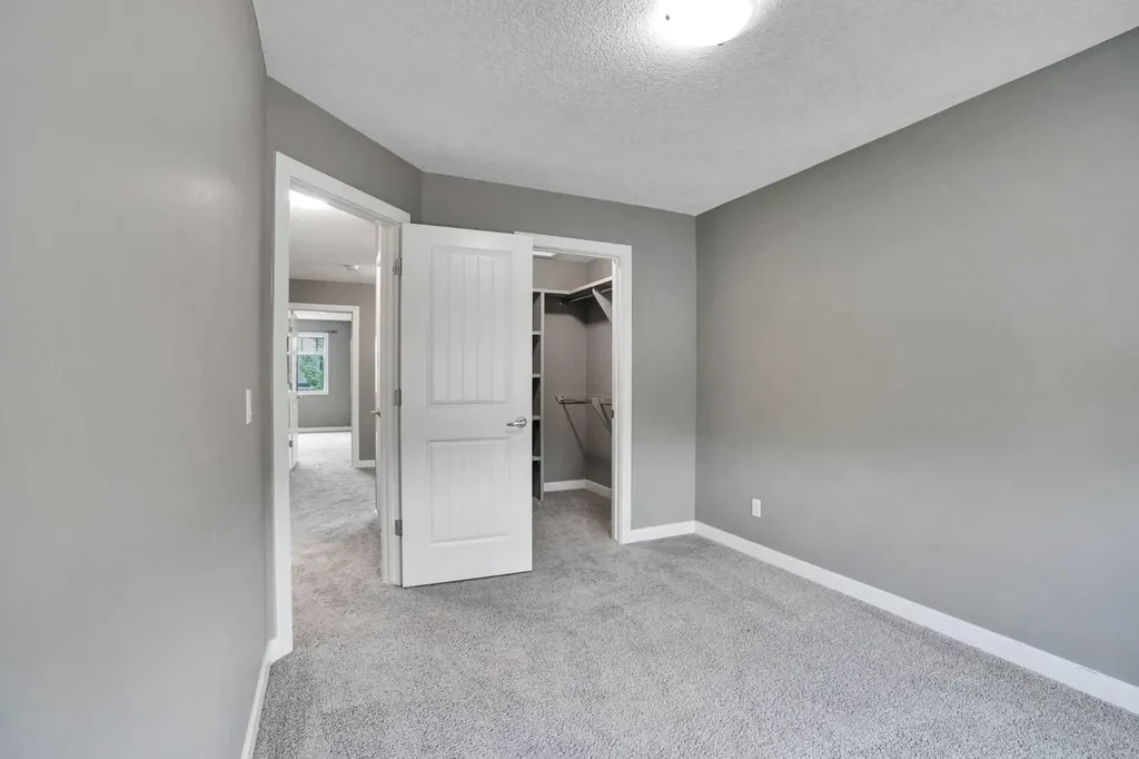 3 Sunset Court Cochrane AB T4C0G3