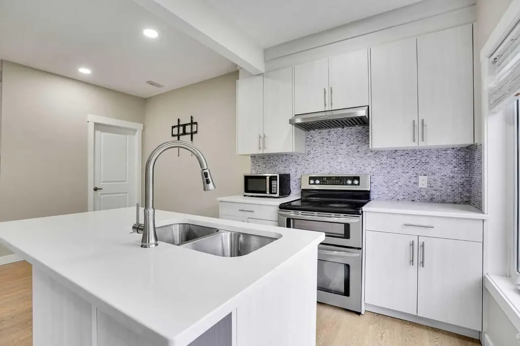 3 Sunset Court Cochrane AB T4C0G3