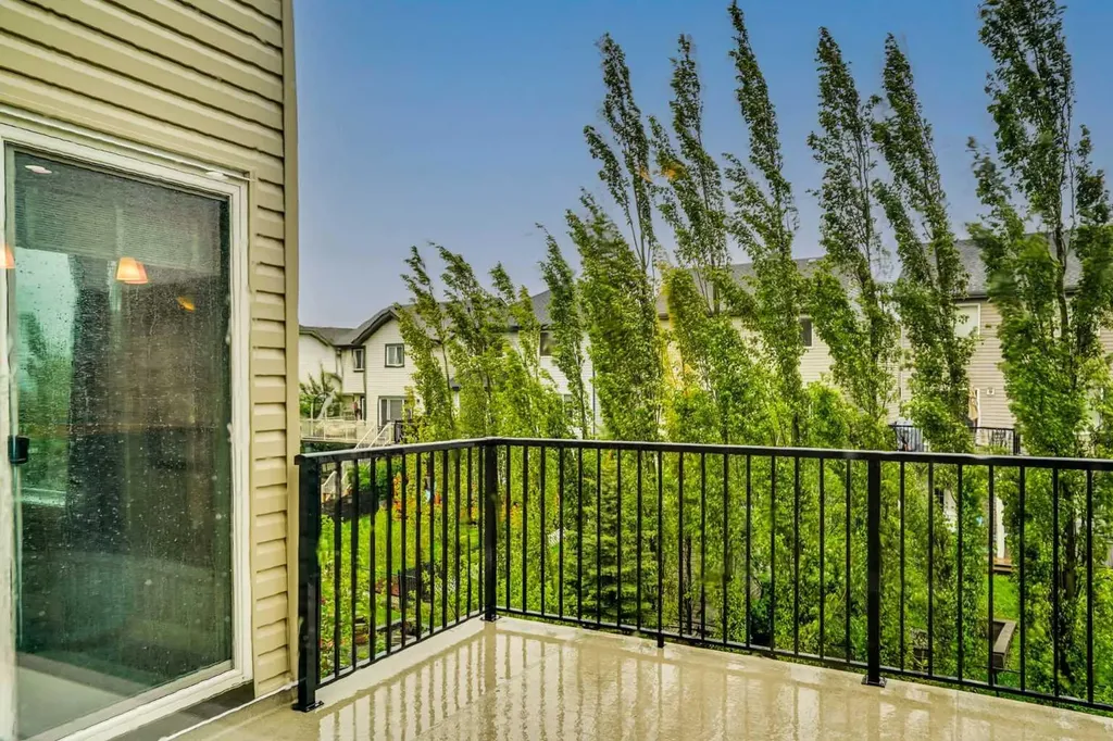 3 Sunset Court Cochrane AB T4C0G3