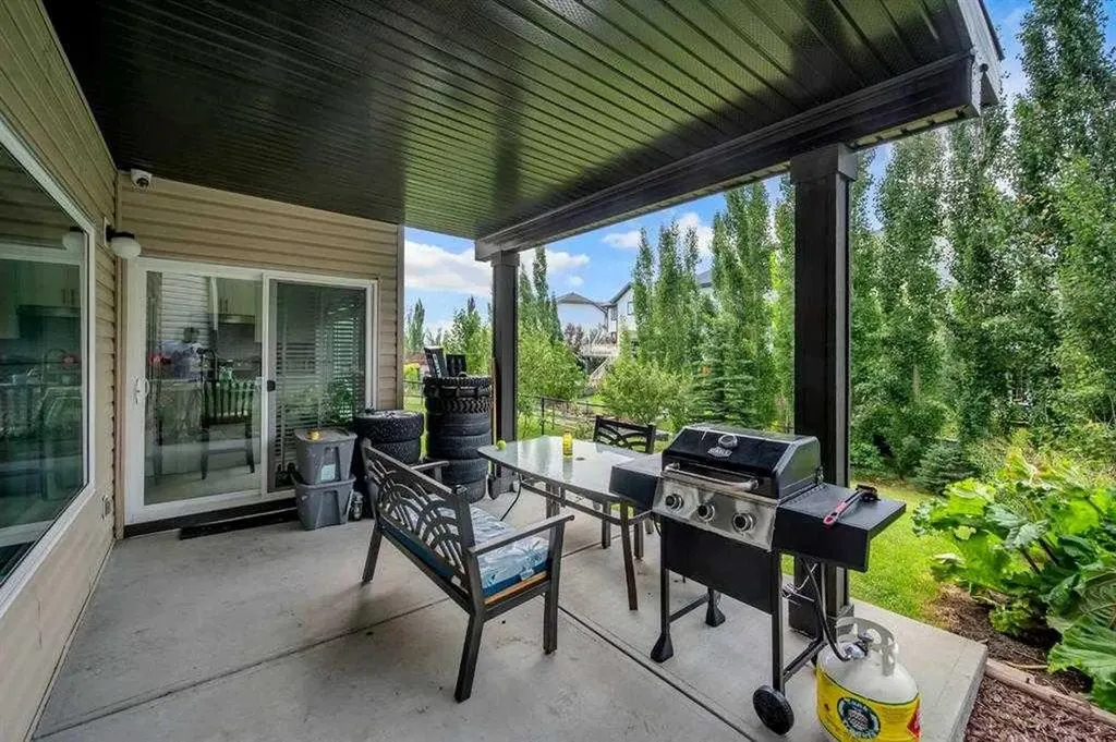 3 Sunset Court Cochrane AB T4C0G3