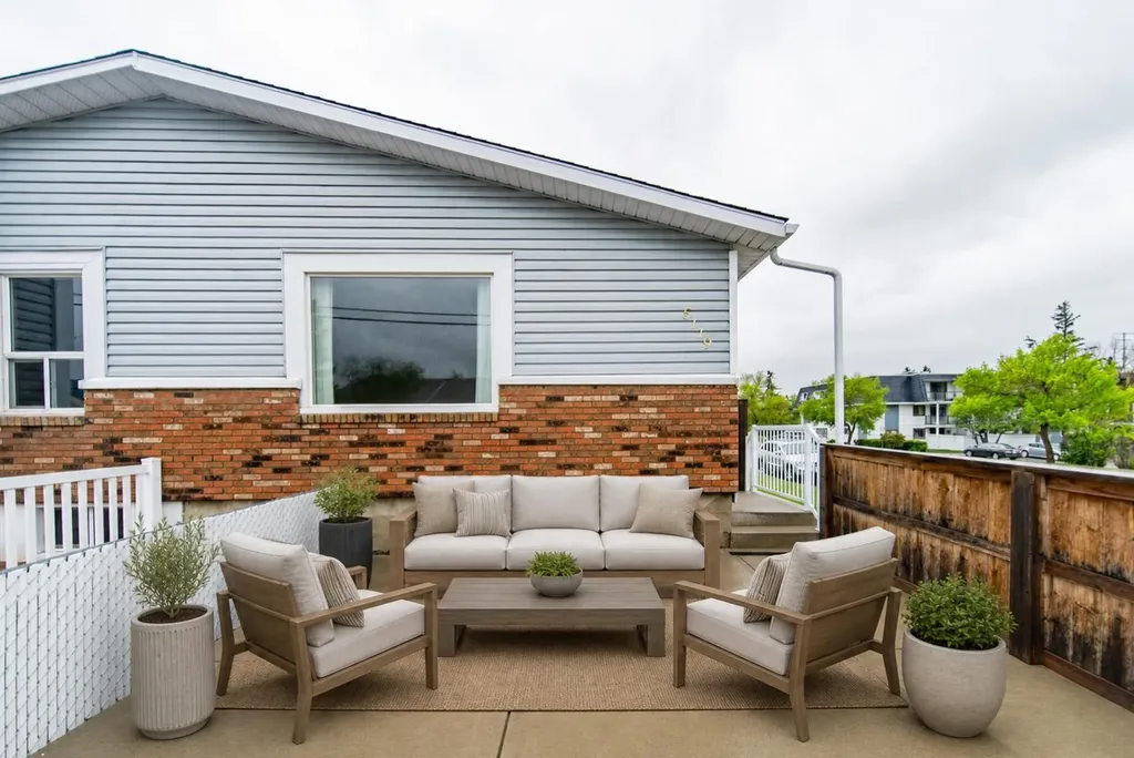 5119 30 Avenue SW Calgary AB T3E 6R2
