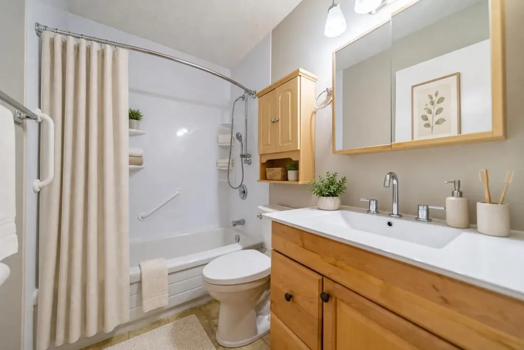 5119 30 Avenue SW Calgary AB T3E 6R2