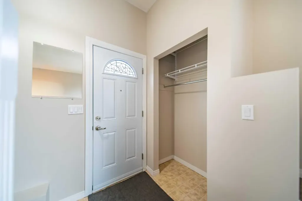 5119 30 Avenue SW Calgary AB T3E 6R2
