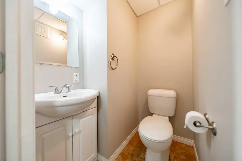 5119 30 Avenue SW Calgary AB T3E 6R2