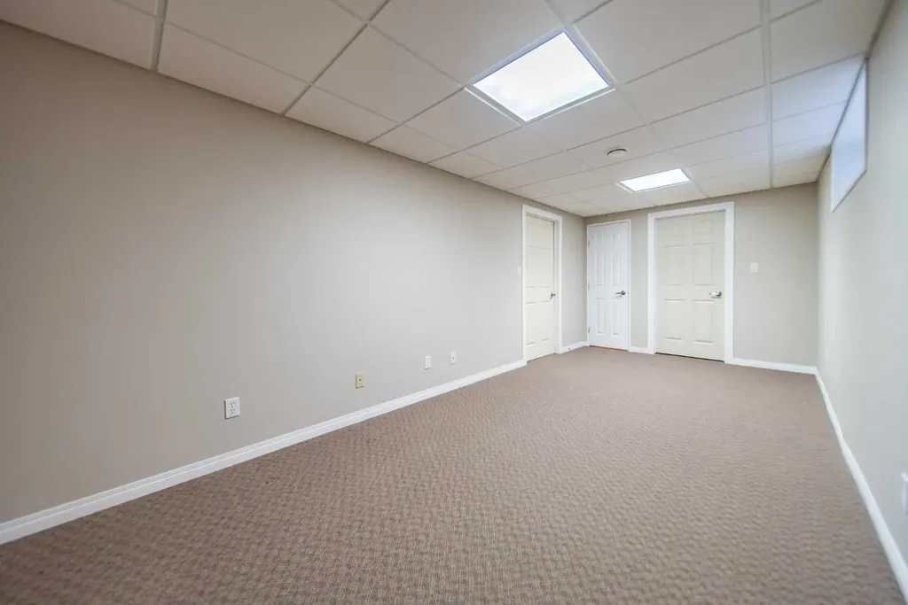 5119 30 Avenue SW Calgary AB T3E 6R2