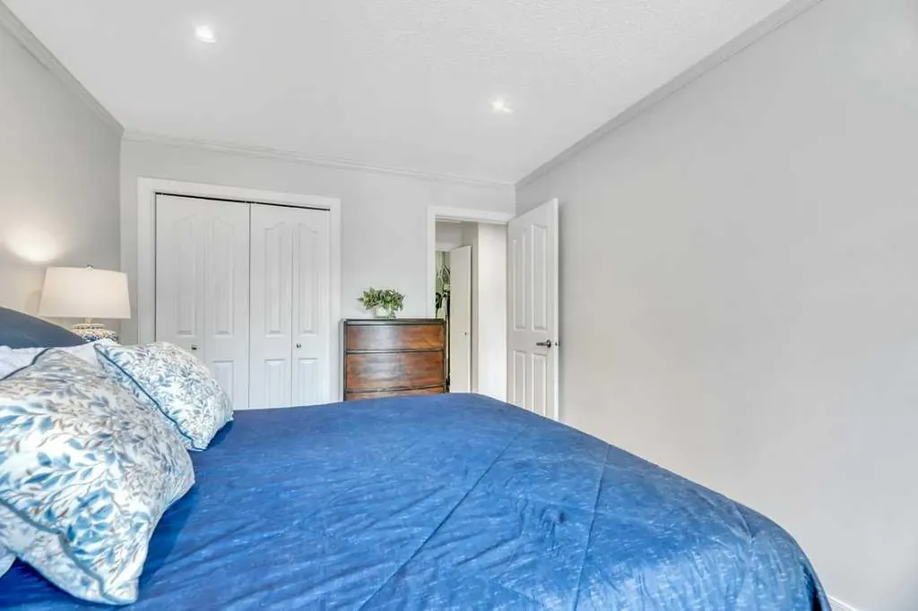10120 Brookpark Boulevard SW Calgary AB T2W 3G3