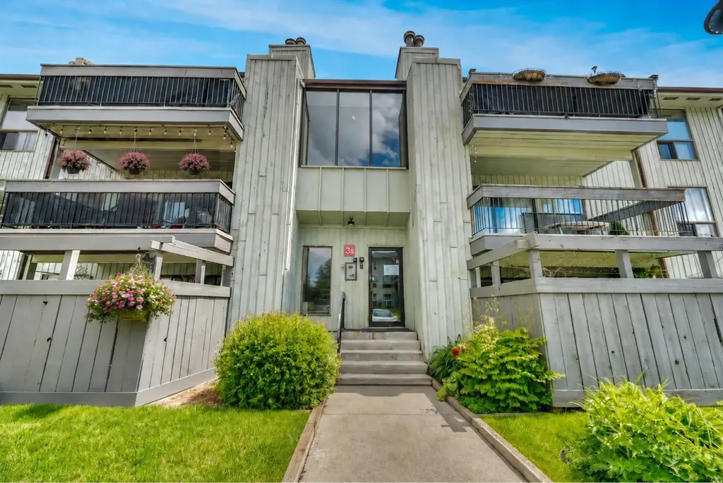 10120 Brookpark Boulevard SW Calgary AB T2W 3G3