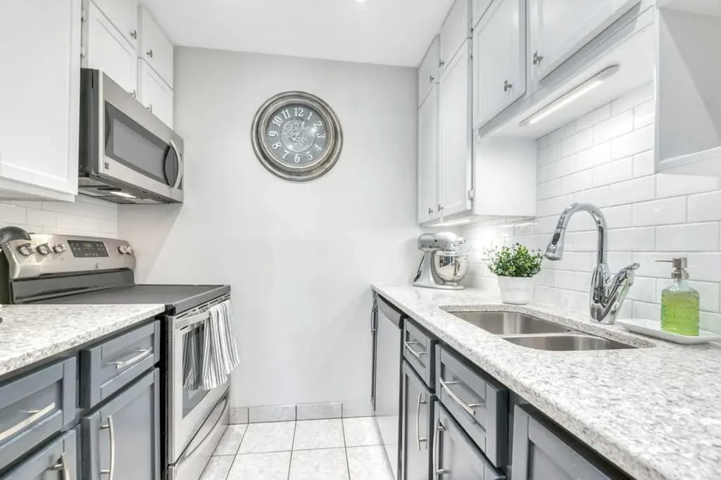 10120 Brookpark Boulevard SW Calgary AB T2W 3G3
