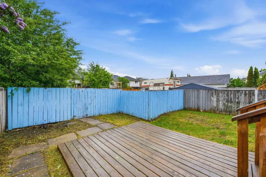 115 Coverdale Way NE Calgary AB T3K 4J5