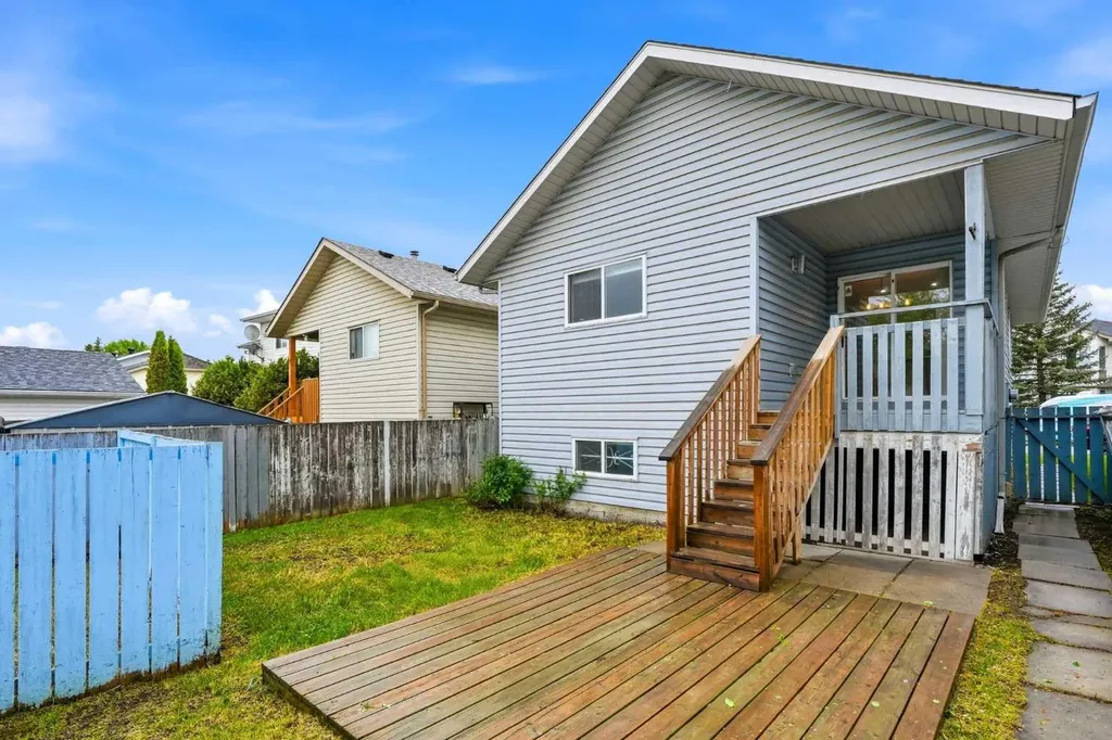 115 Coverdale Way NE Calgary AB T3K 4J5