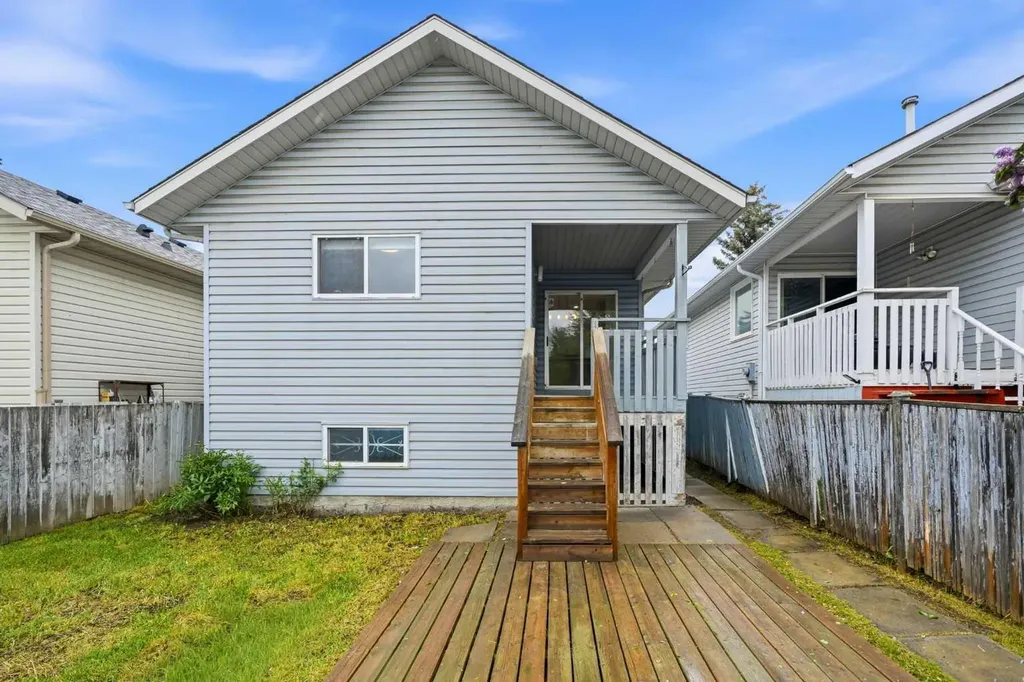 115 Coverdale Way NE Calgary AB T3K 4J5