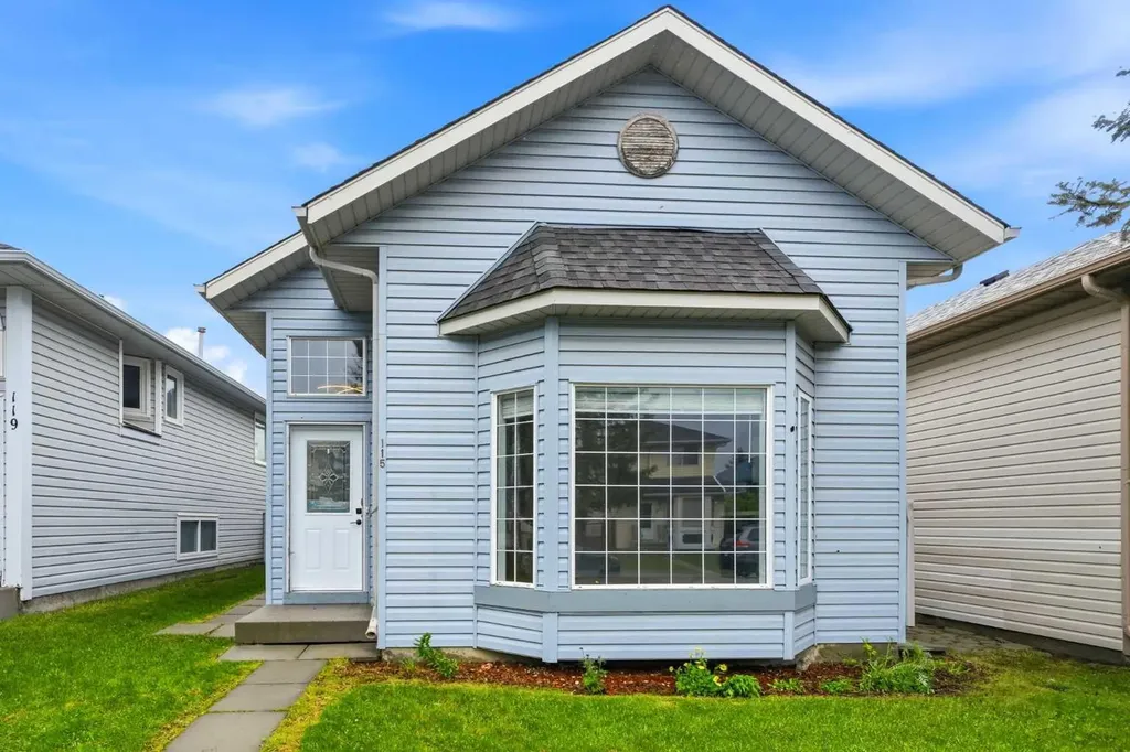 115 Coverdale Way NE Calgary AB T3K 4J5