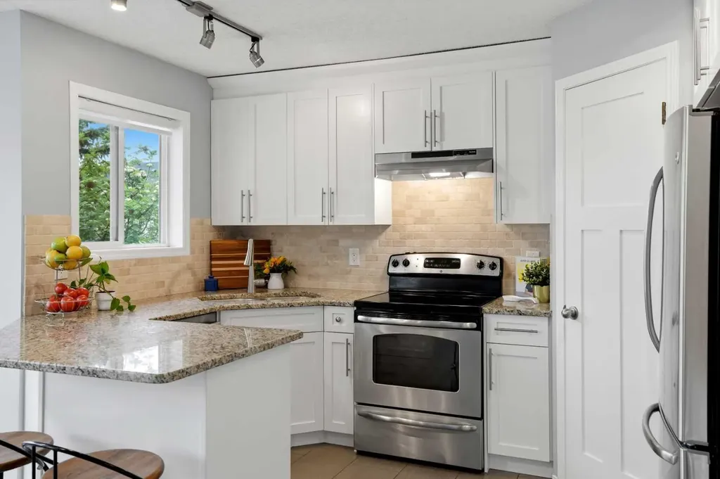 390 Douglas Ridge Circle SE Calgary AB T2Z 3H6