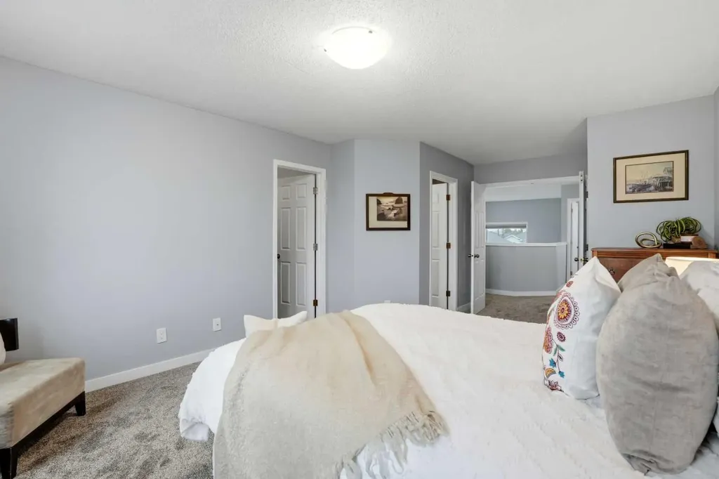 390 Douglas Ridge Circle SE Calgary AB T2Z 3H6
