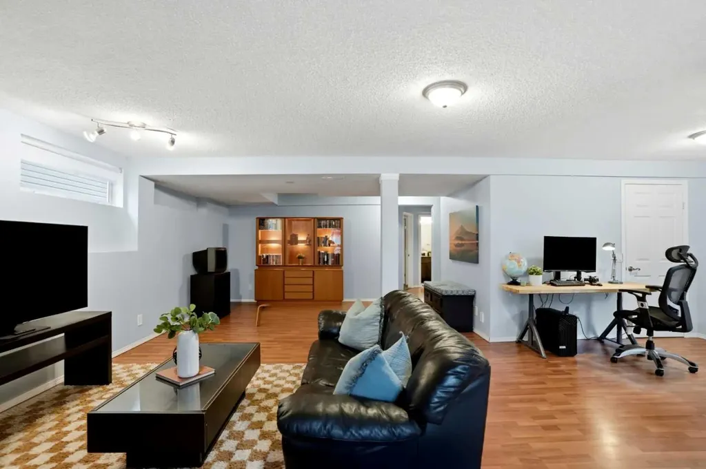 390 Douglas Ridge Circle SE Calgary AB T2Z 3H6