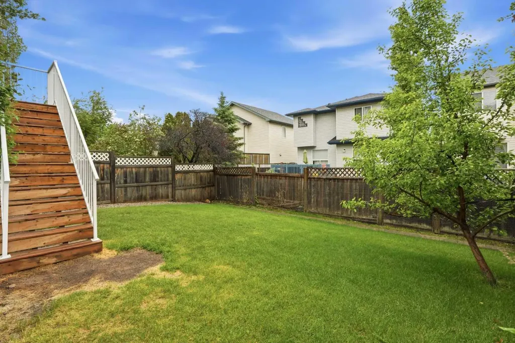 390 Douglas Ridge Circle SE Calgary AB T2Z 3H6