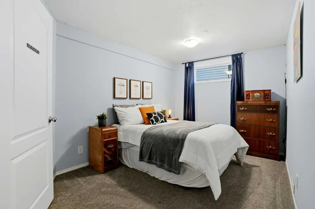 390 Douglas Ridge Circle SE Calgary AB T2Z 3H6