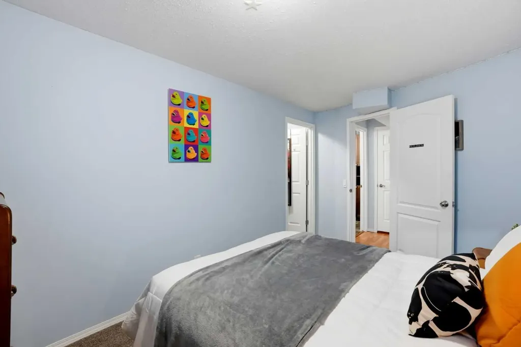 390 Douglas Ridge Circle SE Calgary AB T2Z 3H6