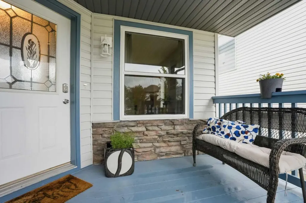 390 Douglas Ridge Circle SE Calgary AB T2Z 3H6