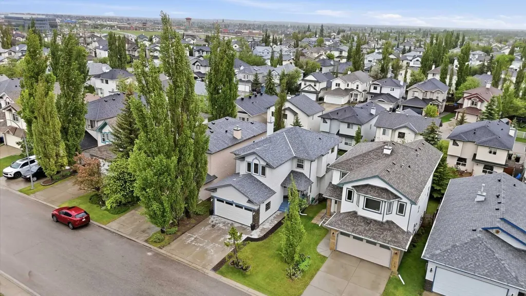 390 Douglas Ridge Circle SE Calgary AB T2Z 3H6
