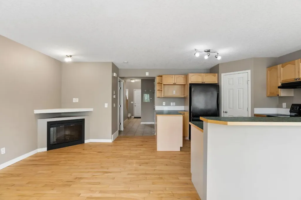 25 Hidden Creek Rise NW Calgary AB T3A6L3