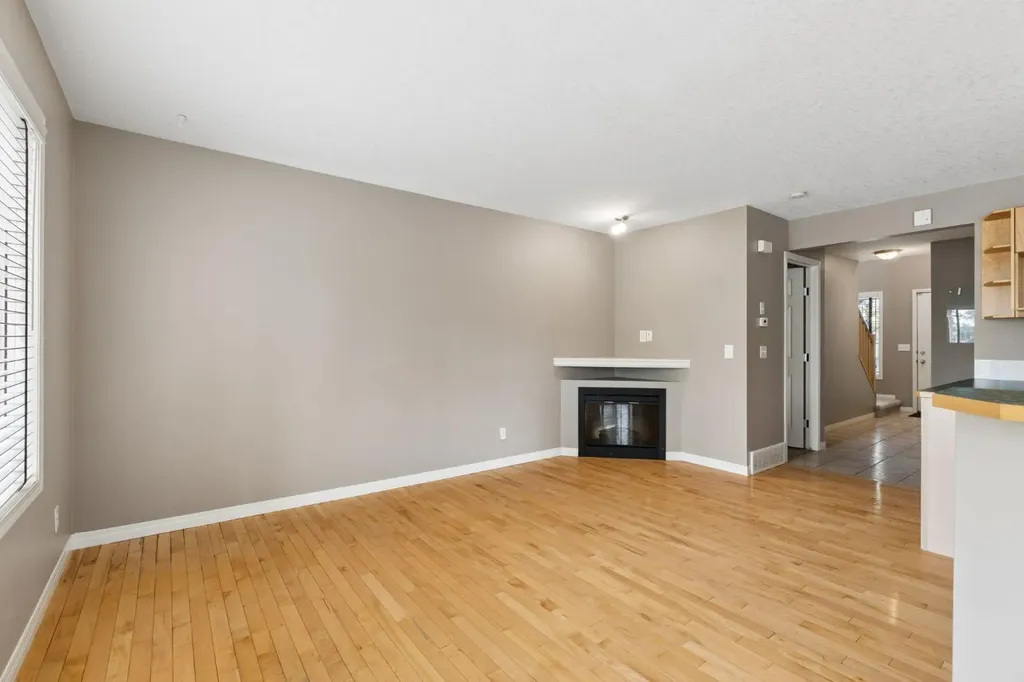 25 Hidden Creek Rise NW Calgary AB T3A6L3