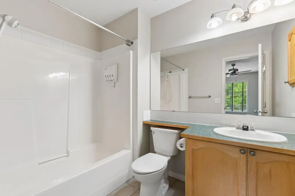 25 Hidden Creek Rise NW Calgary AB T3A6L3