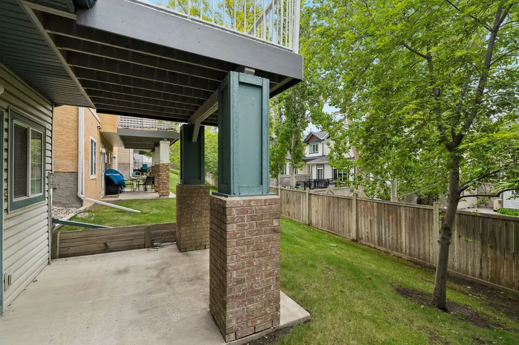 25 Hidden Creek Rise NW Calgary AB T3A6L3