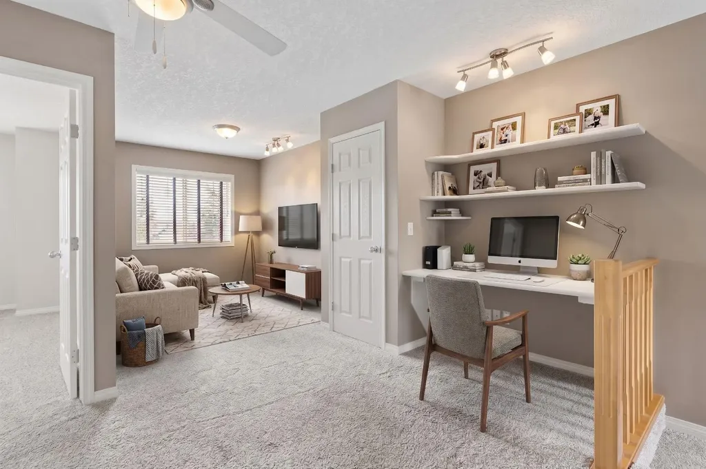 25 Hidden Creek Rise NW Calgary AB T3A6L3