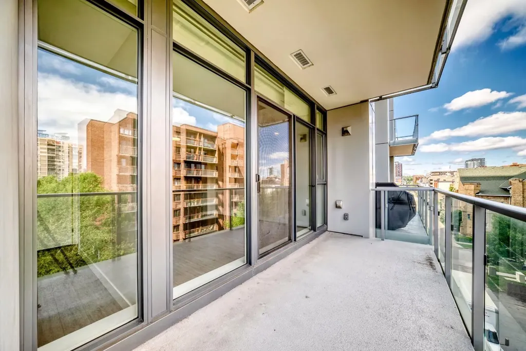 930 16 Avenue SW Calgary AB T2R 1C2
