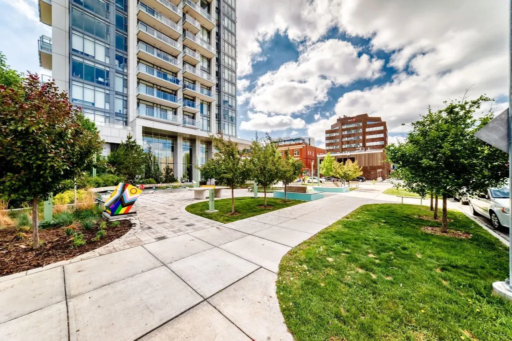 930 16 Avenue SW Calgary AB T2R 1C2