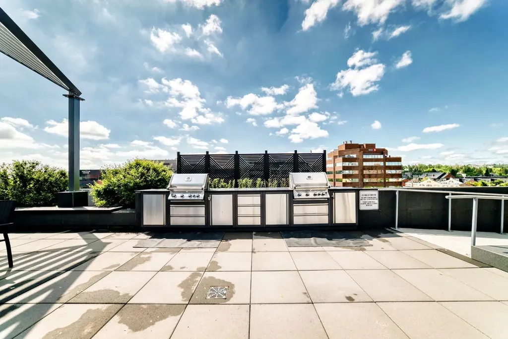 930 16 Avenue SW Calgary AB T2R 1C2