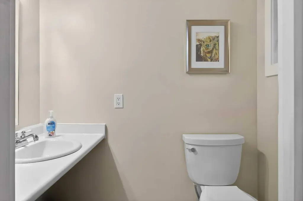 203 Southampton Drive SW Calgary AB T2W 0V6
