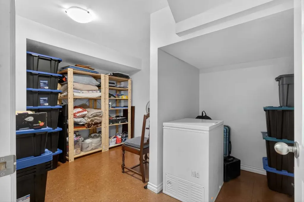 203 Southampton Drive SW Calgary AB T2W 0V6