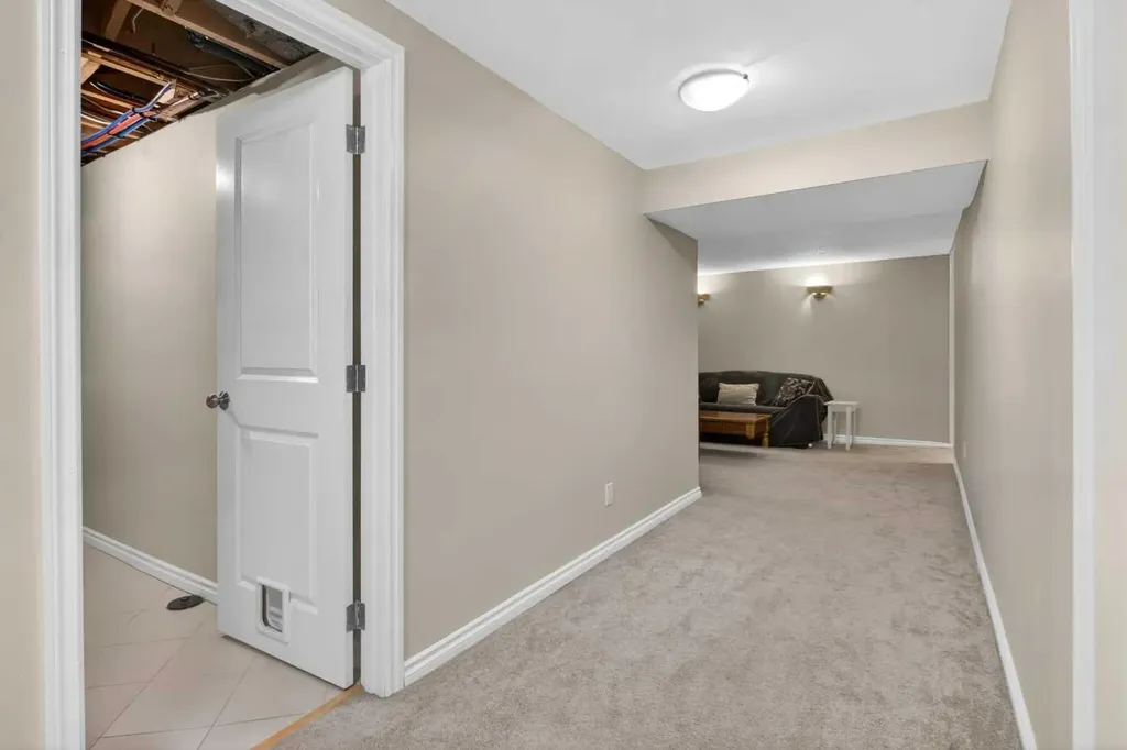 203 Southampton Drive SW Calgary AB T2W 0V6
