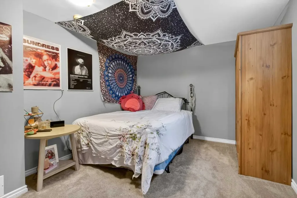 203 Southampton Drive SW Calgary AB T2W 0V6