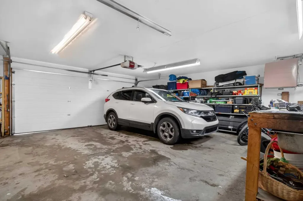 203 Southampton Drive SW Calgary AB T2W 0V6