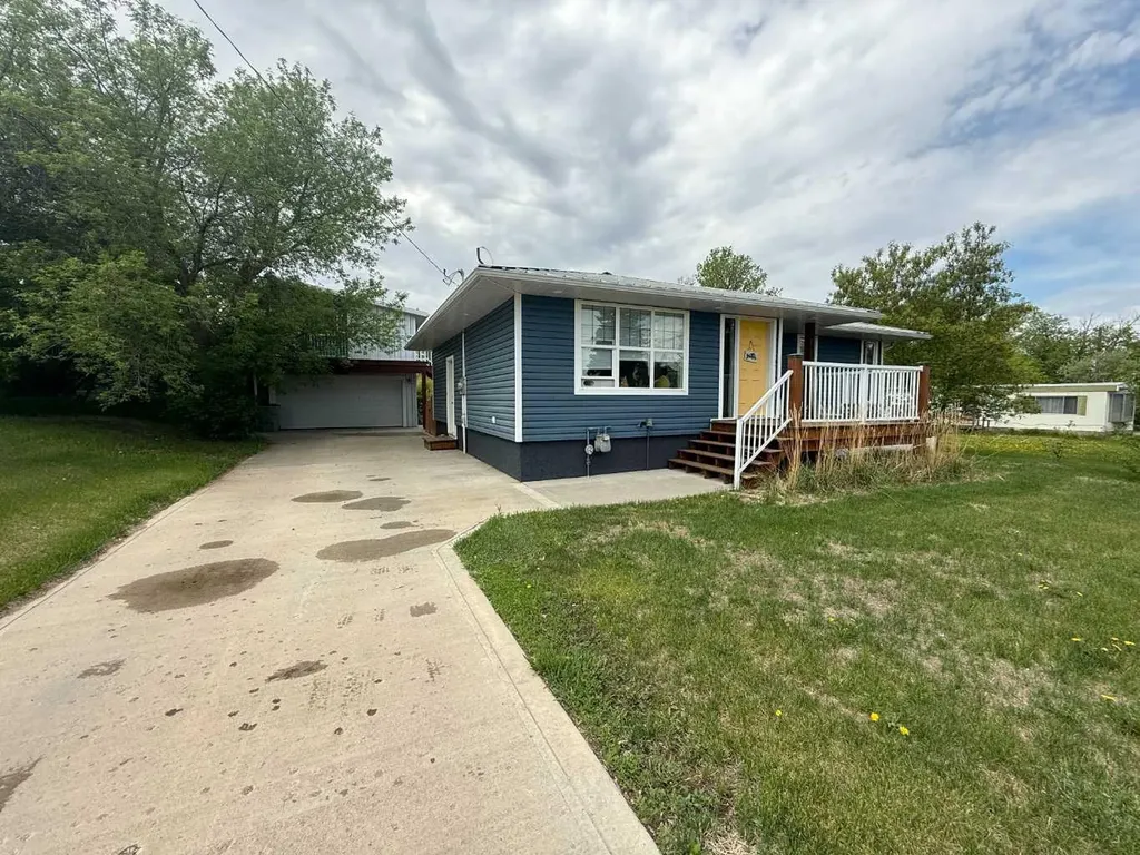 5144 53 Street Irma AB T0B 2H0