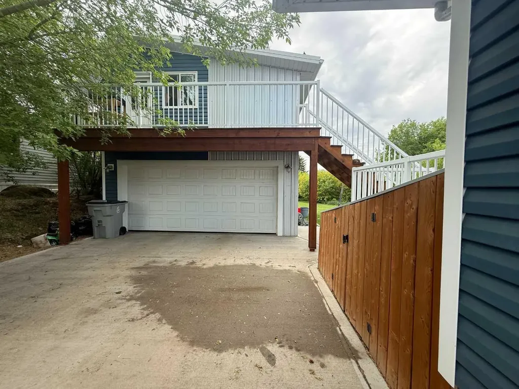 5144 53 Street Irma AB T0B 2H0