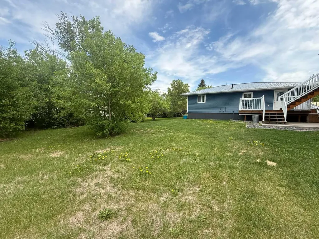5144 53 Street Irma AB T0B 2H0