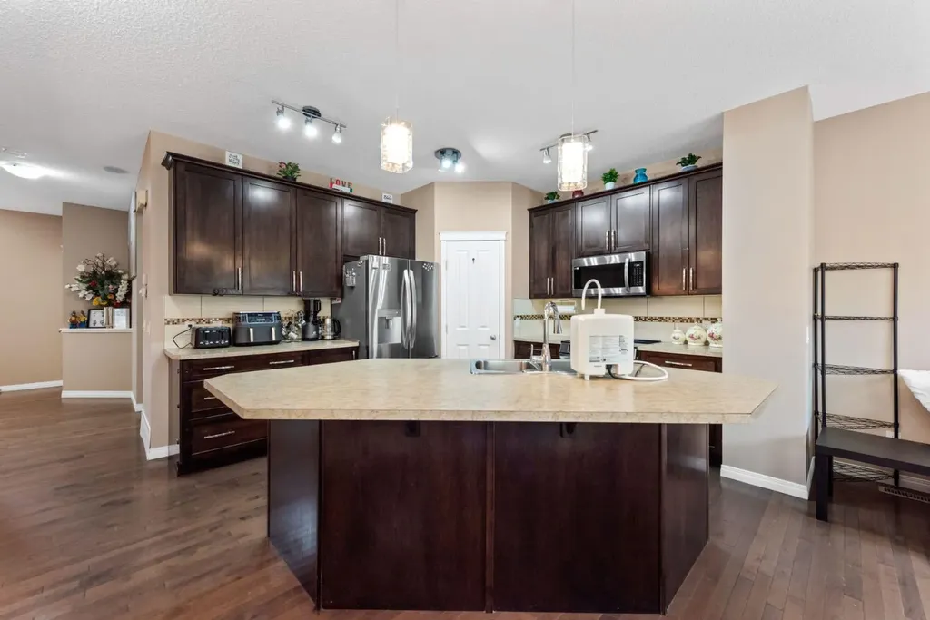 203 Morningside Circle SW Airdrie AB T4B 0L7