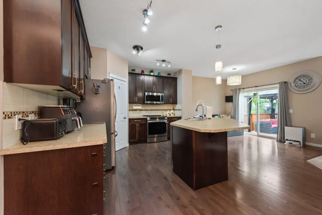 203 Morningside Circle SW Airdrie AB T4B 0L7