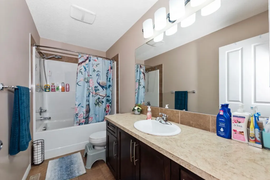 203 Morningside Circle SW Airdrie AB T4B 0L7