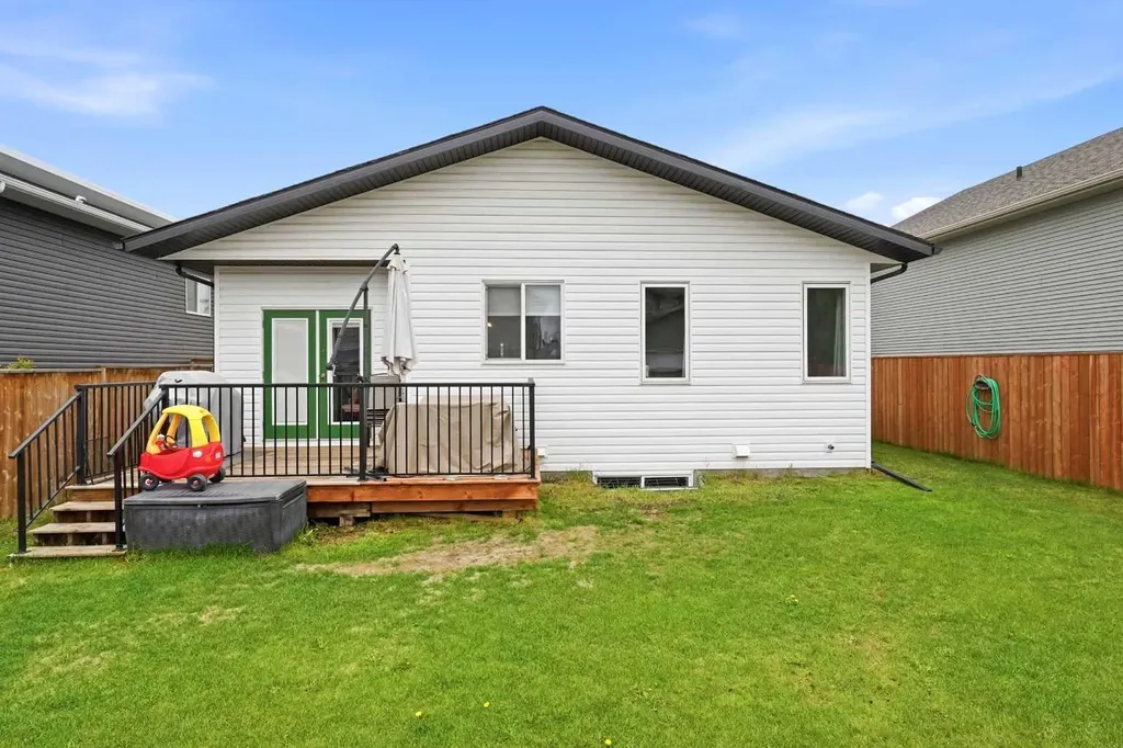 77 Murphy Close Blackfalds AB T4M 0H5