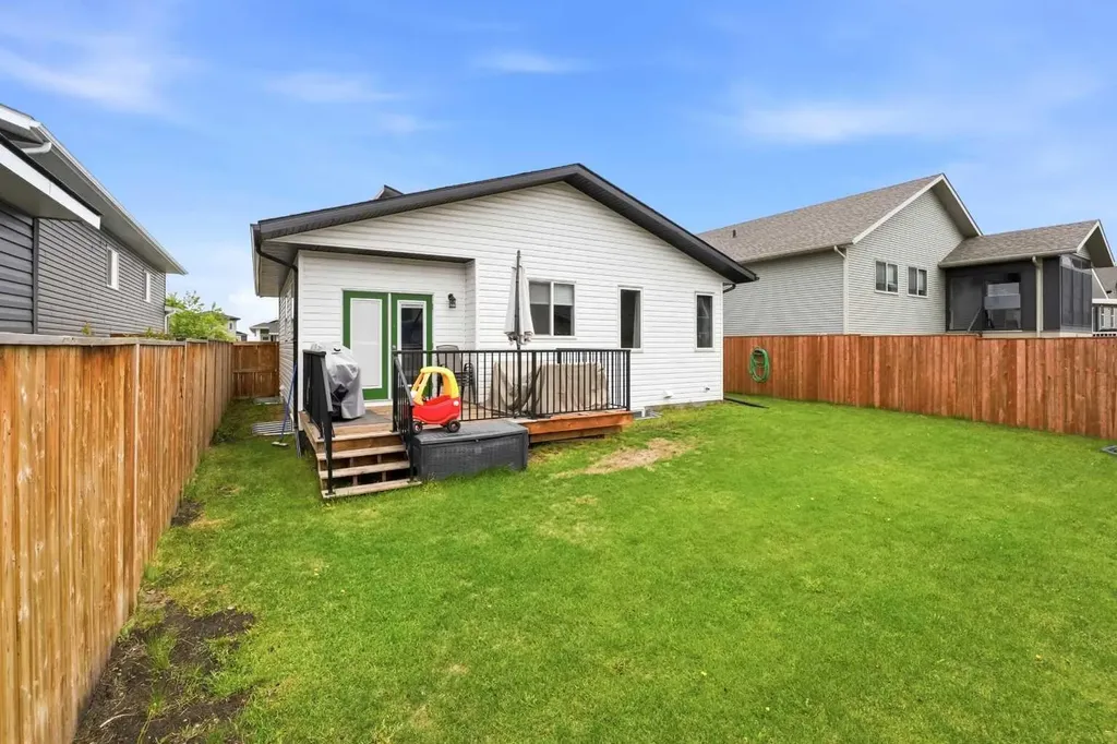 77 Murphy Close Blackfalds AB T4M 0H5