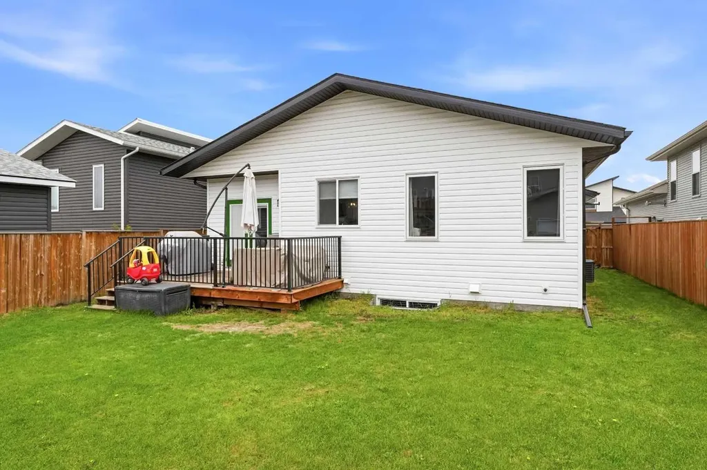 77 Murphy Close Blackfalds AB T4M 0H5